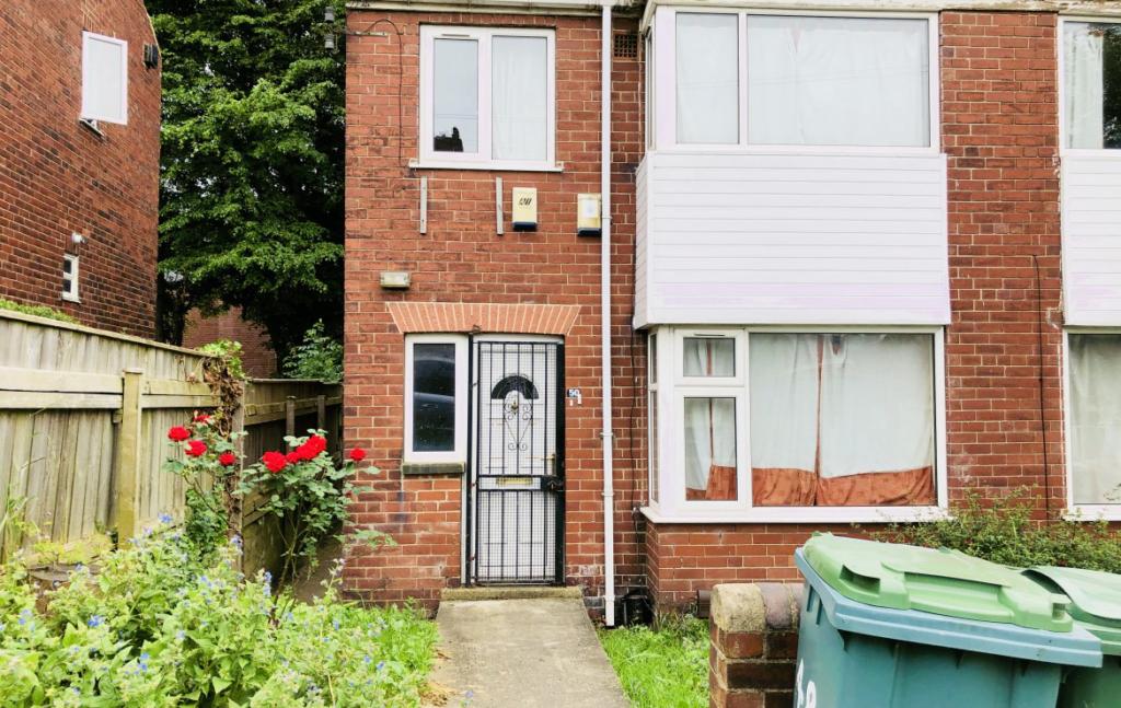 Flat Kelso Gardens in Leeds