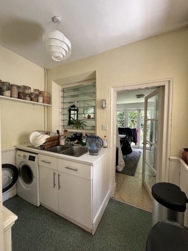 Room Medora Road in Greater London