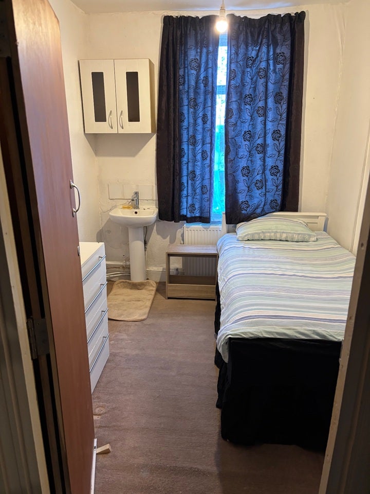 Room Milton Road in Southend-on-Sea