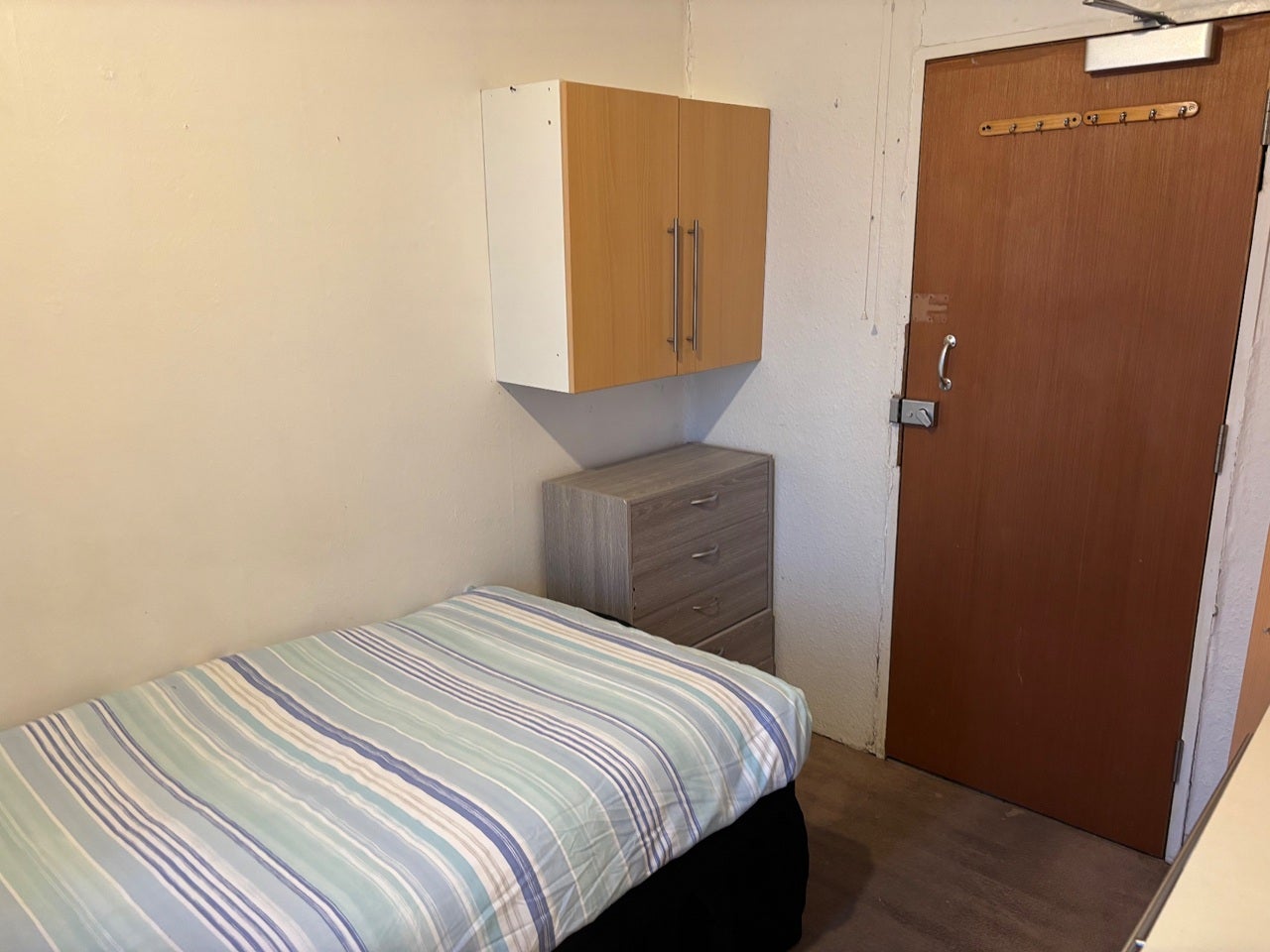 Room Milton Road in Southend-on-Sea