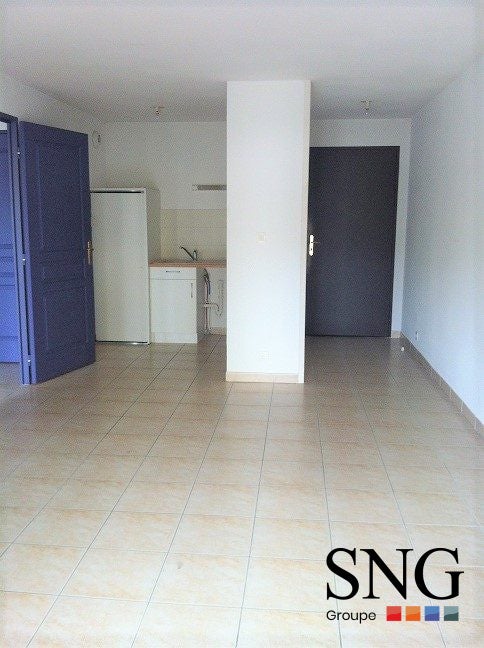 Flat Rue du Cours Ladroit in Bagnols-sur-Cèze