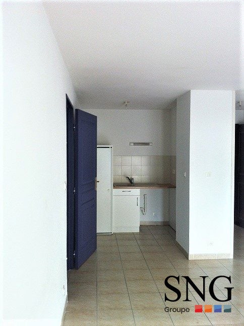 Flat Rue du Cours Ladroit in Bagnols-sur-Cèze