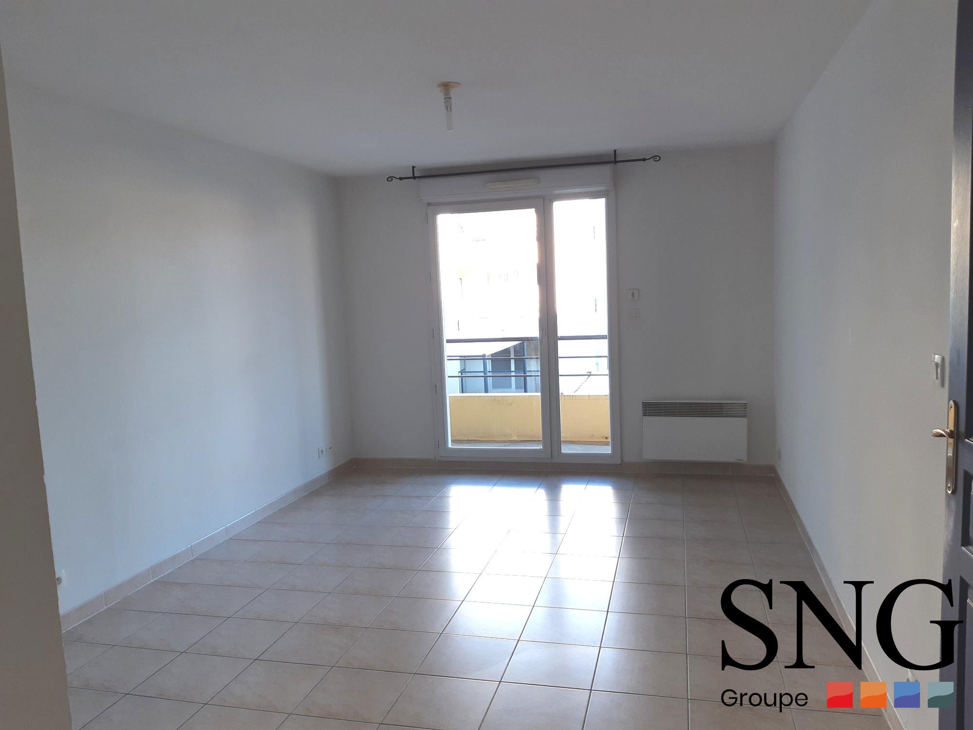 Flat Rue du Cours Ladroit in Bagnols-sur-Cèze