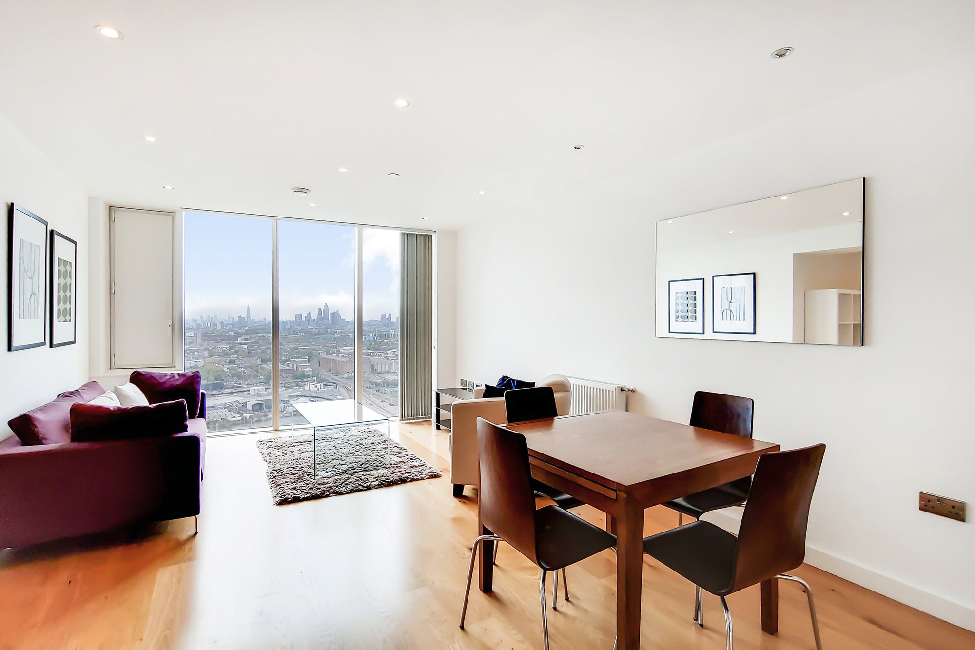 Flat Lapis Mews in Greater London