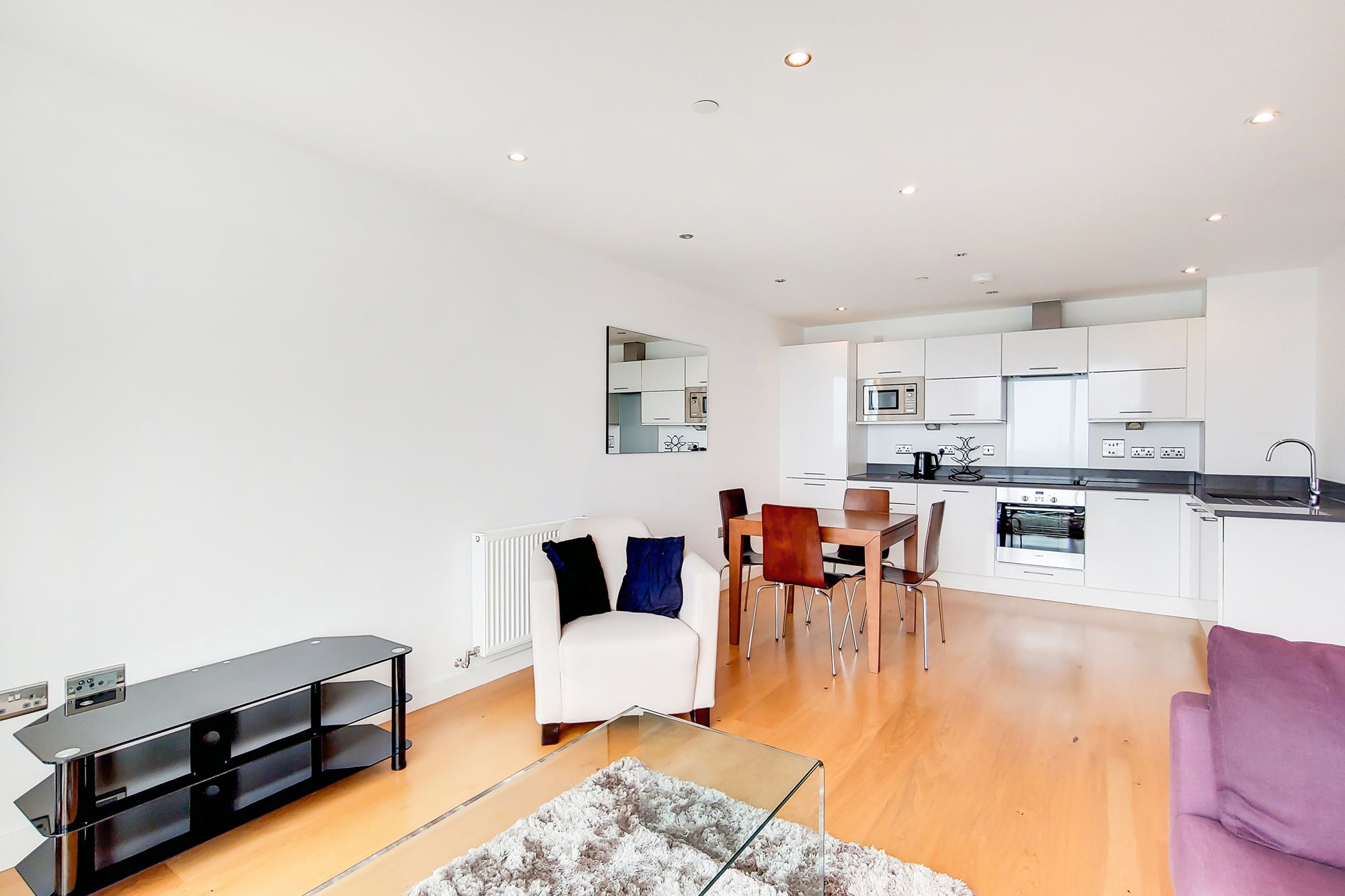 Flat Lapis Mews in Greater London