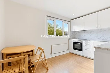 Flat Faraday Close in Greater London