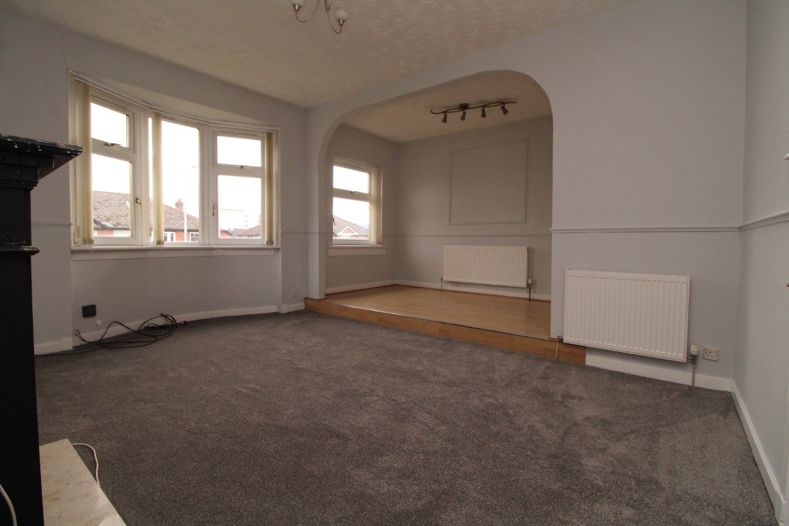Flat Mosspark Drive in Glasgow