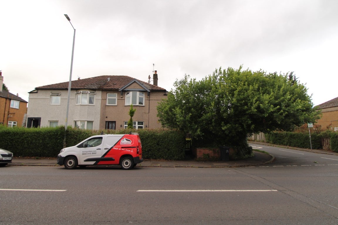 Flat Mosspark Drive in Glasgow