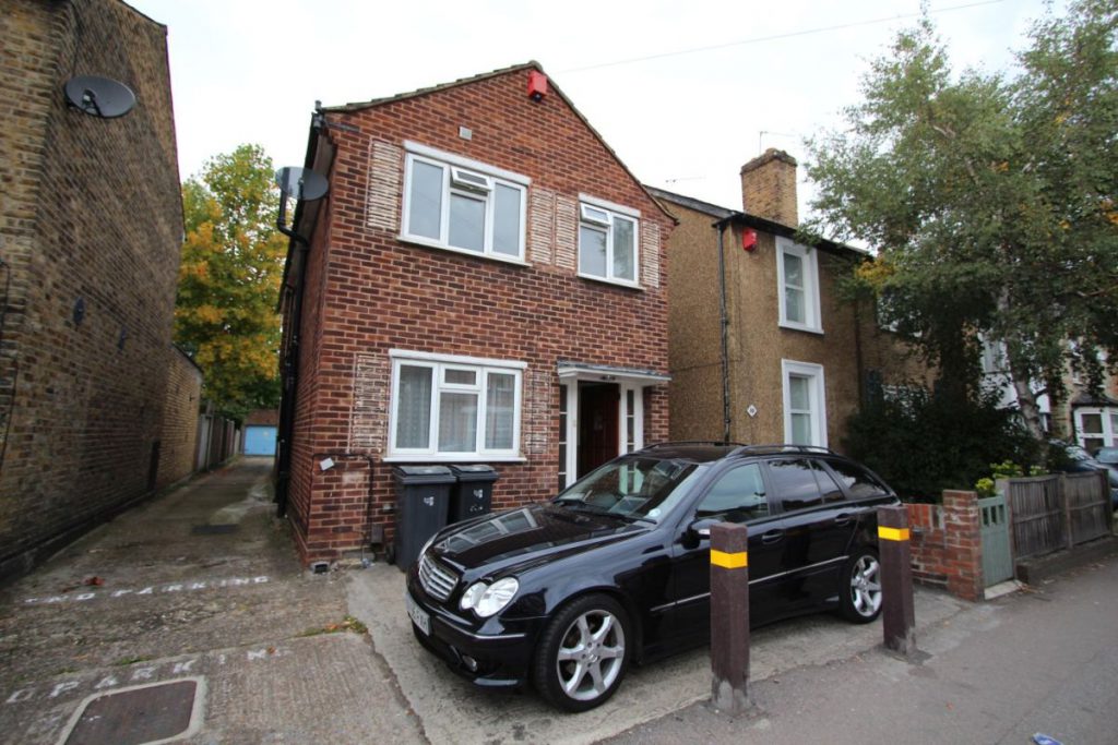 House Hawks Road in Greater London