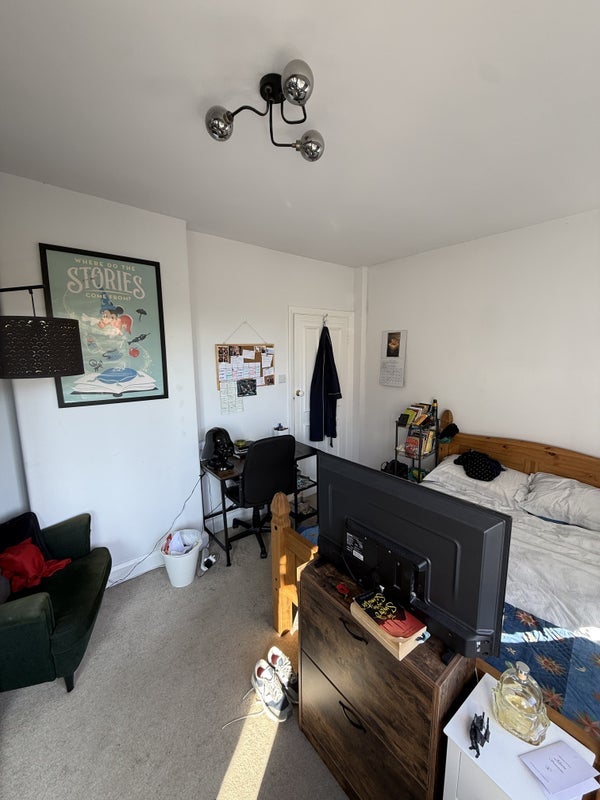 Room Fieldview in Greater London