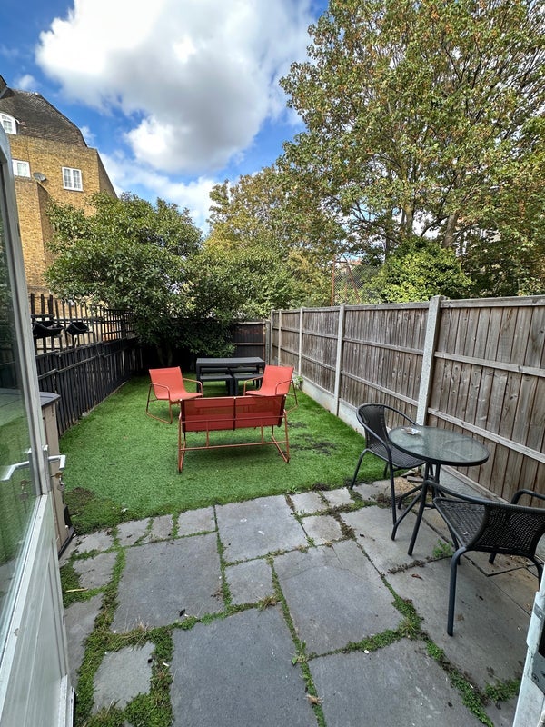 Room King Edward's Road in Greater London