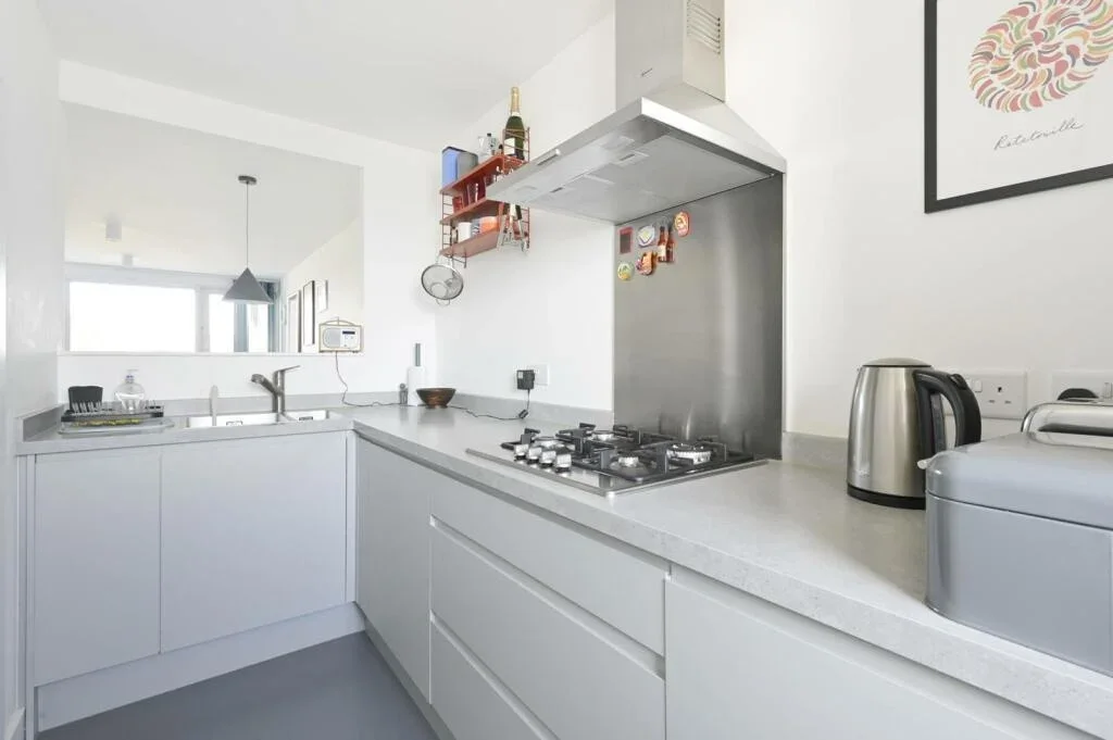 House Lovat Close in Greater London