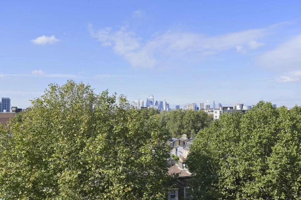 House Lovat Close in Greater London