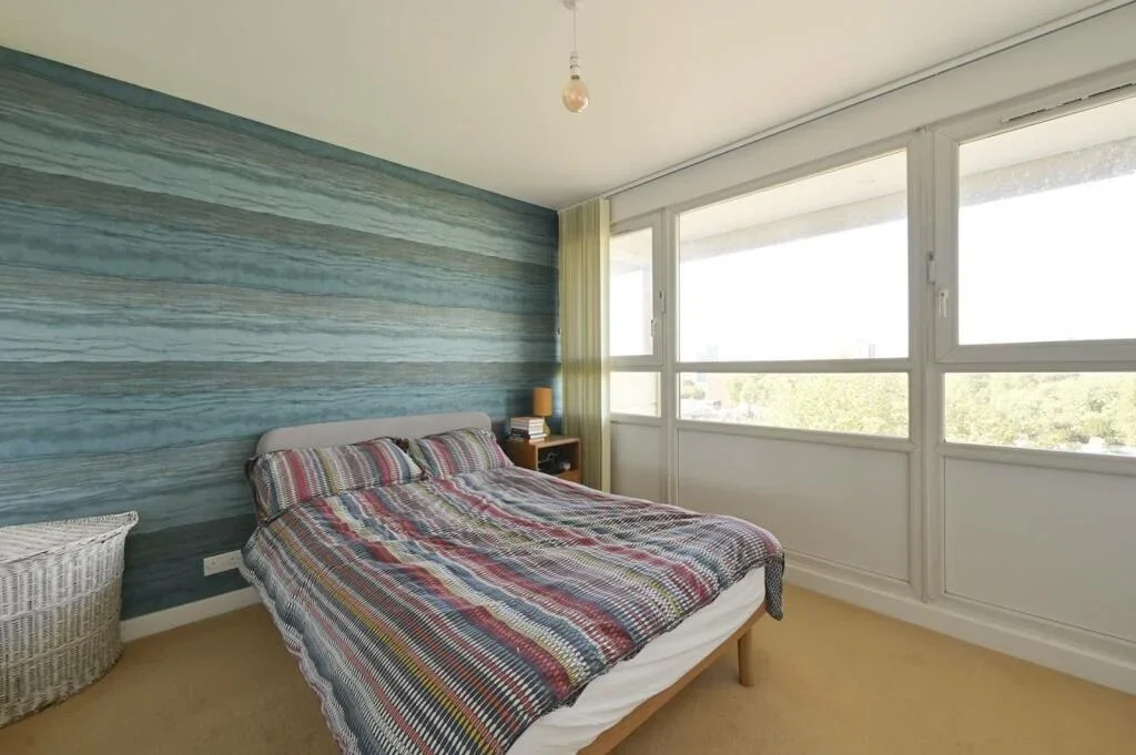House Lovat Close in Greater London