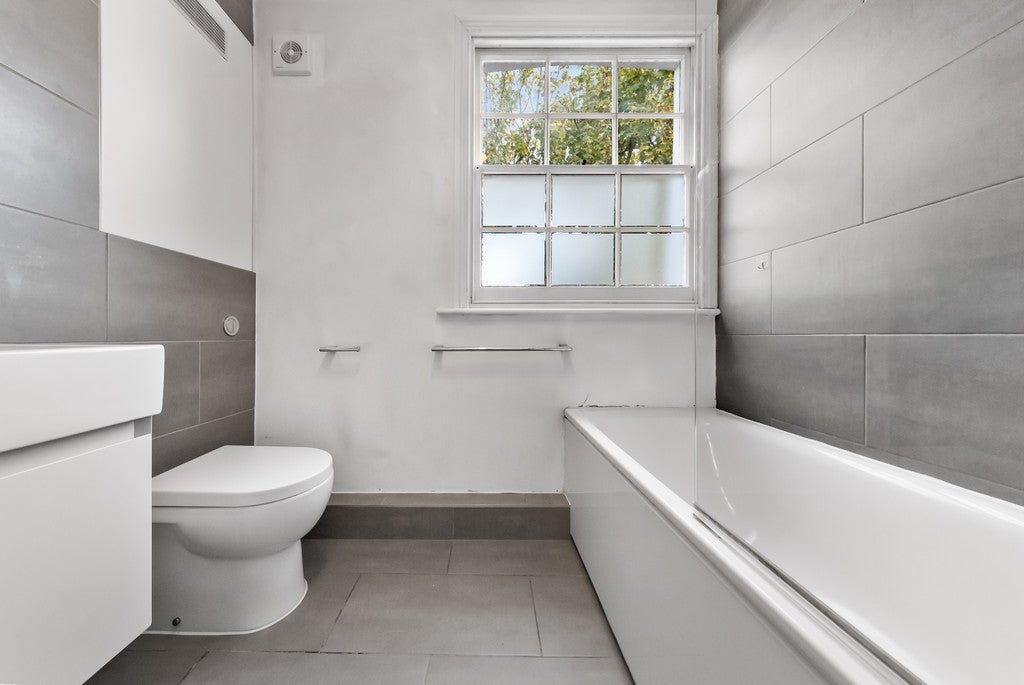 Flat Evans Close in Greater London