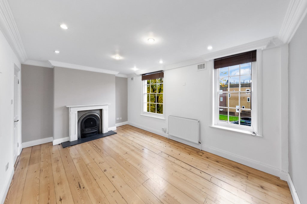 Flat Evans Close in Greater London