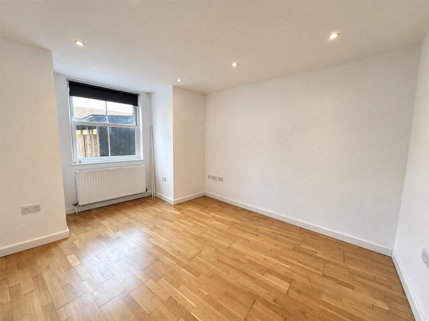 Flat Langley Road in Watford