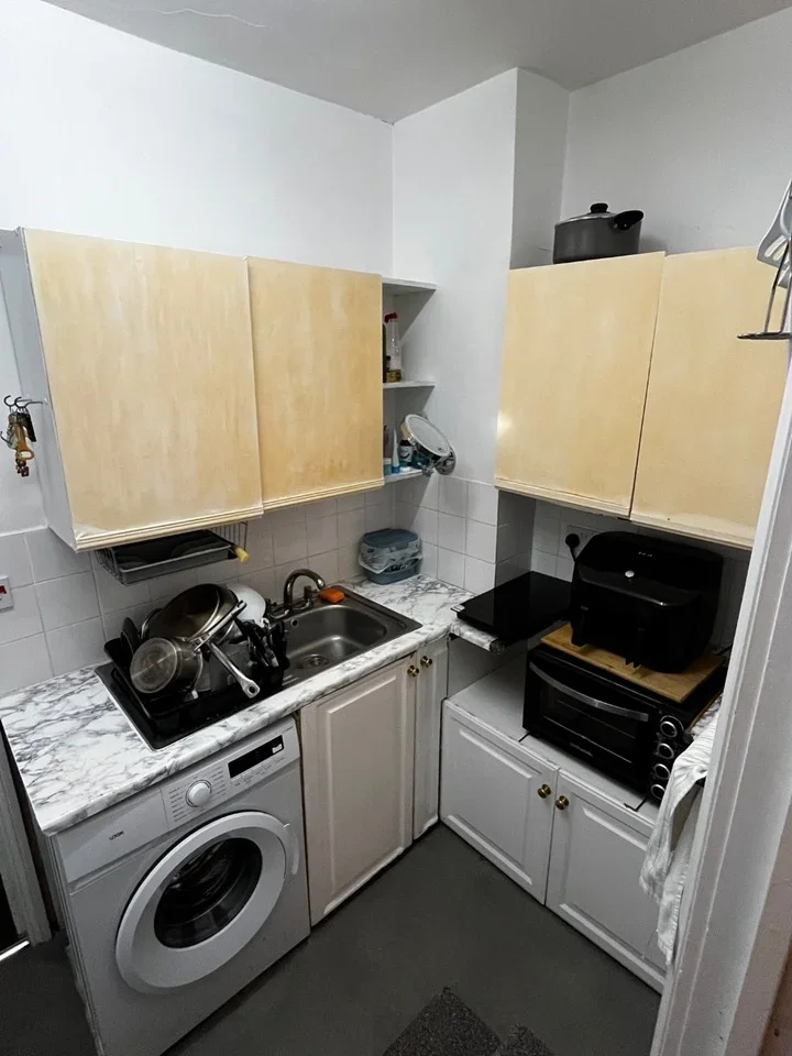 Flat Franciscan Road in Greater London
