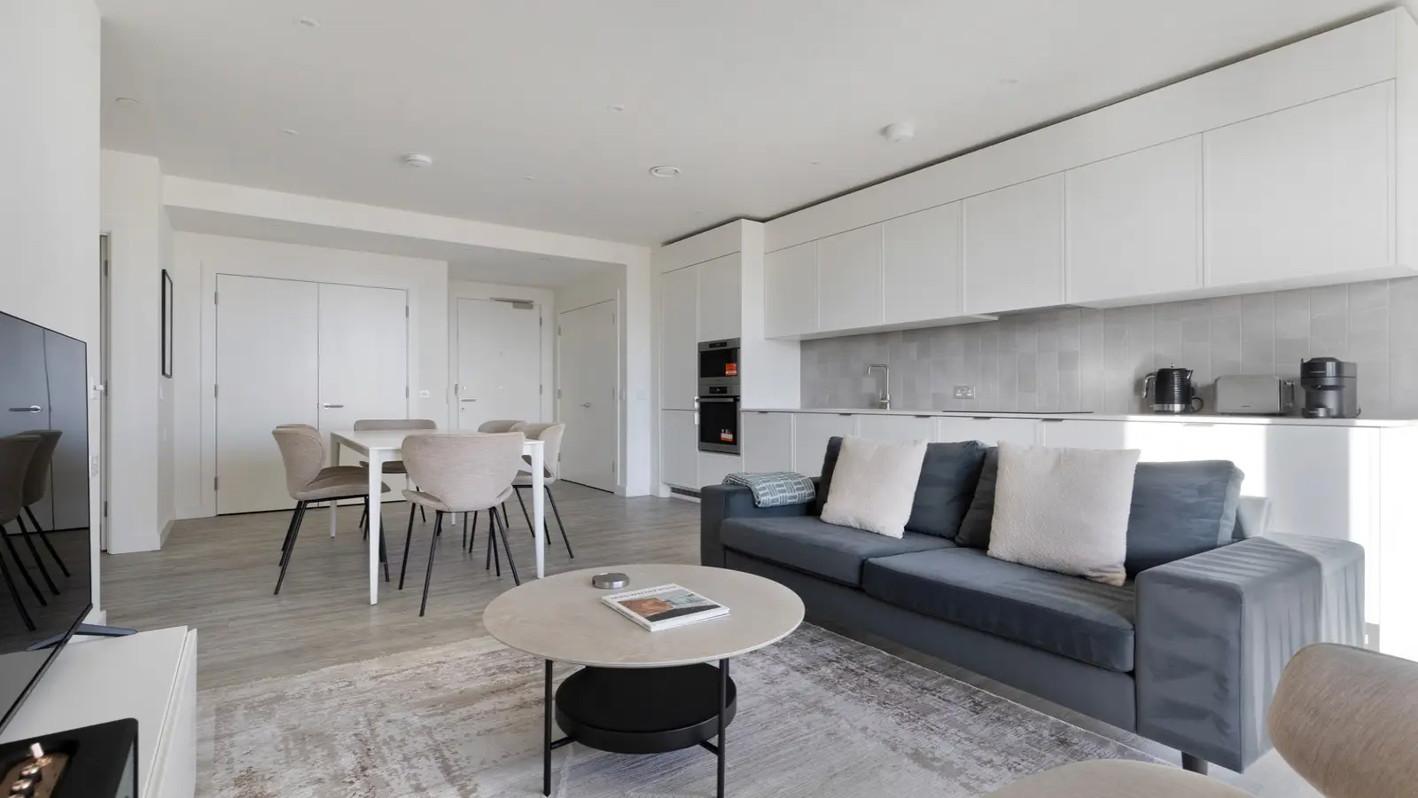 Flat Montfichet Road in Greater London