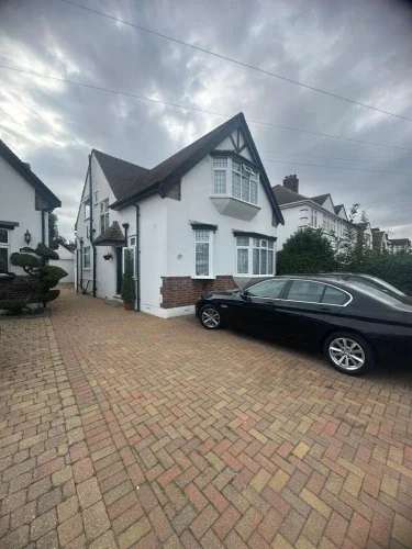 House Clyde Way in London
