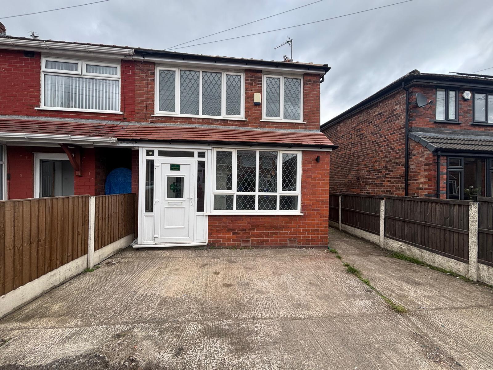 House Thankerton Avenue in Tameside