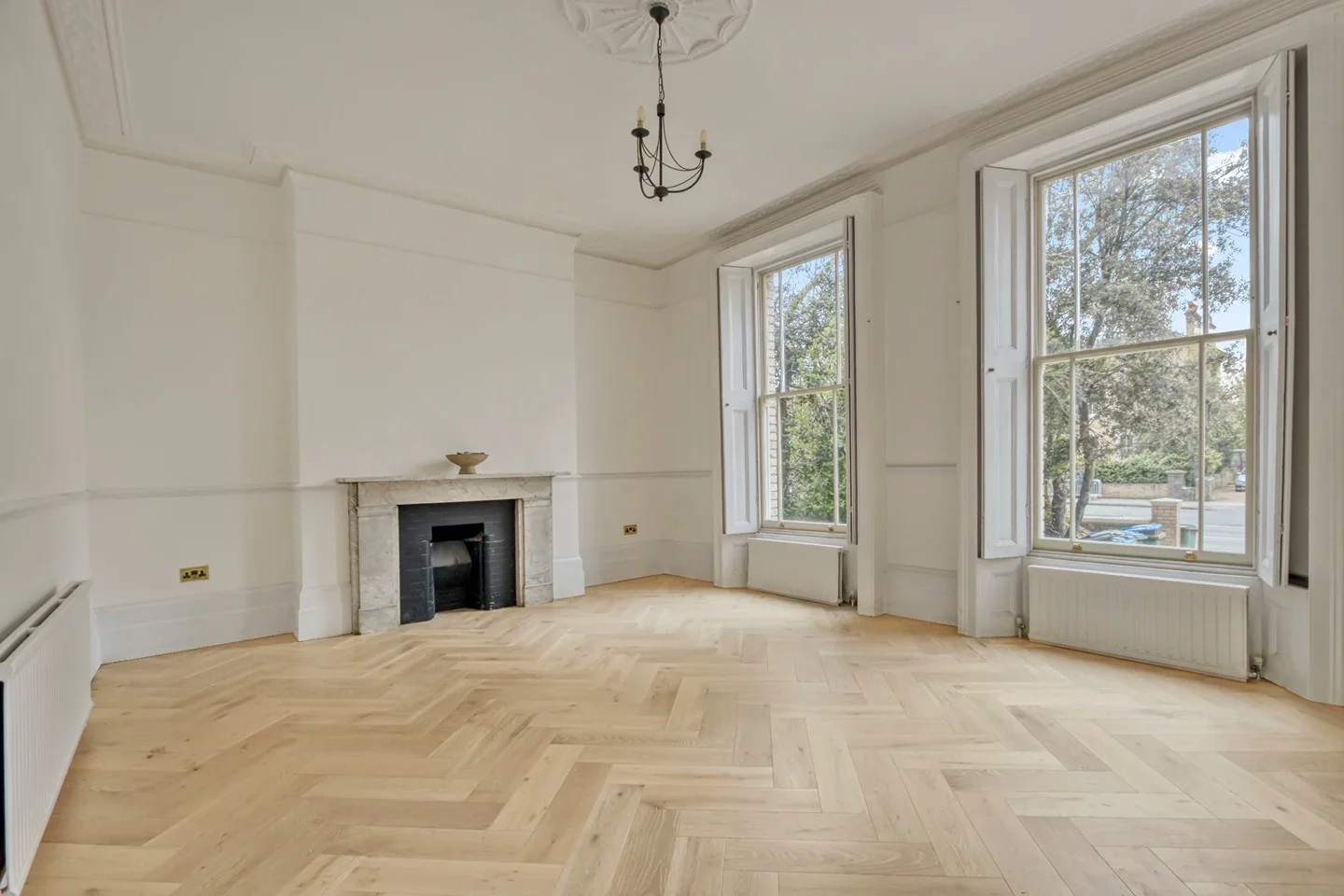 Flat Shooters Hill Road in Greater London