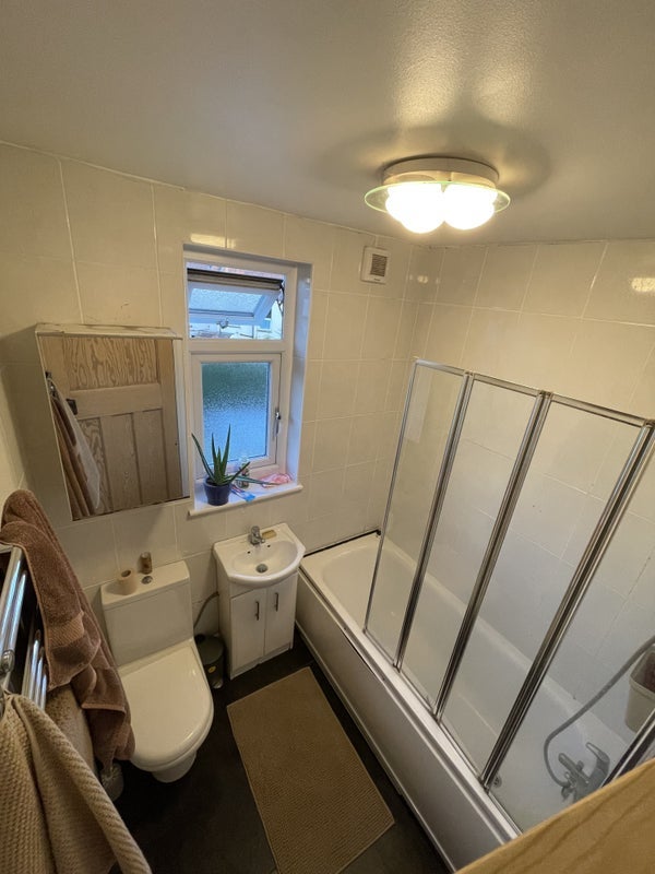 Room Ventnor Avenue in Bristol