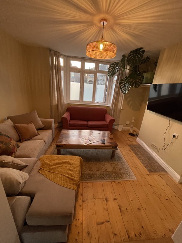 Room Ventnor Avenue in Bristol