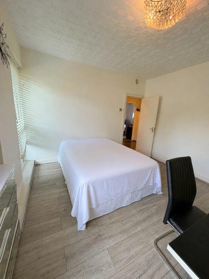 Room Hanbury Street in Greater London