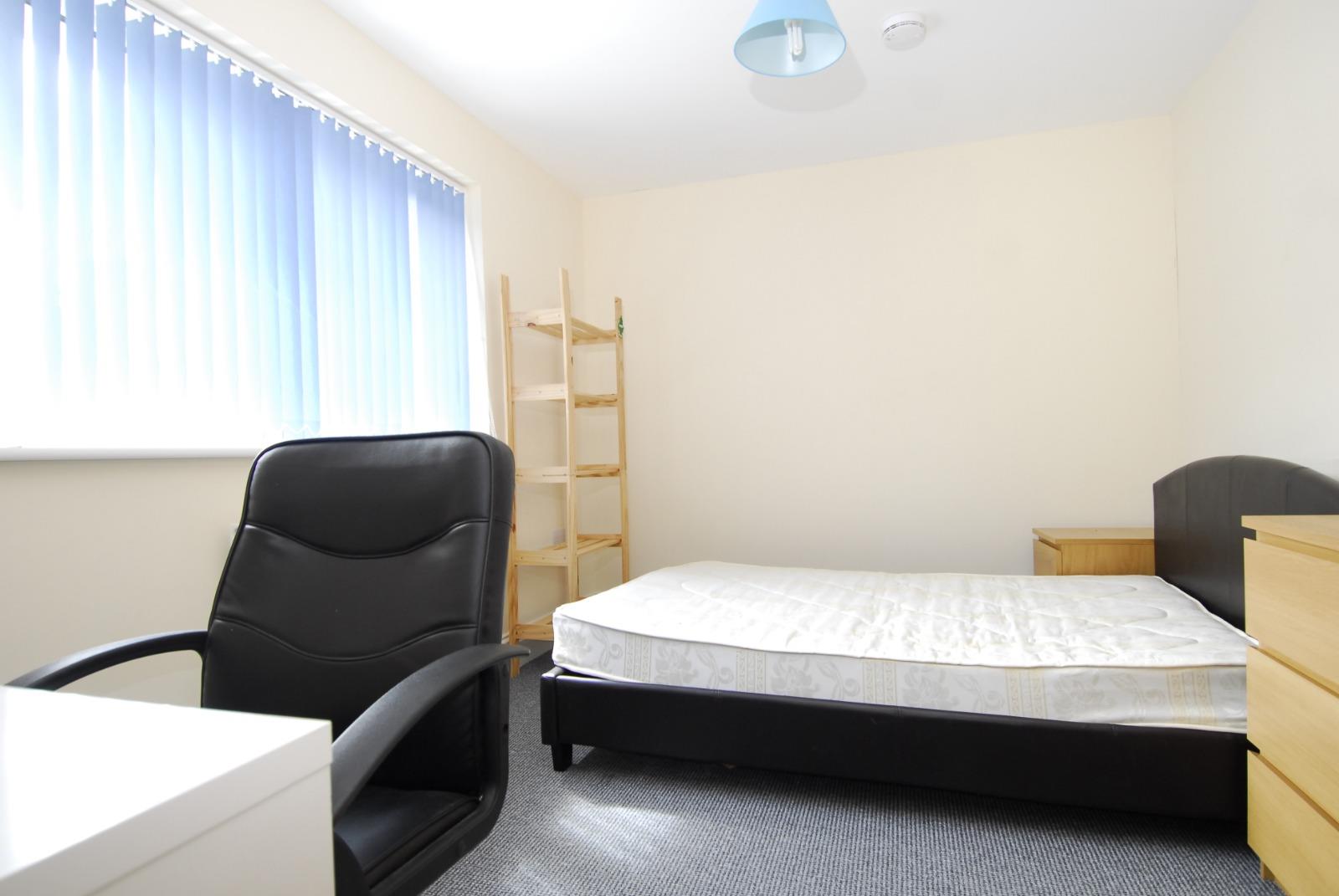 Room Quaker Lane in Plymouth