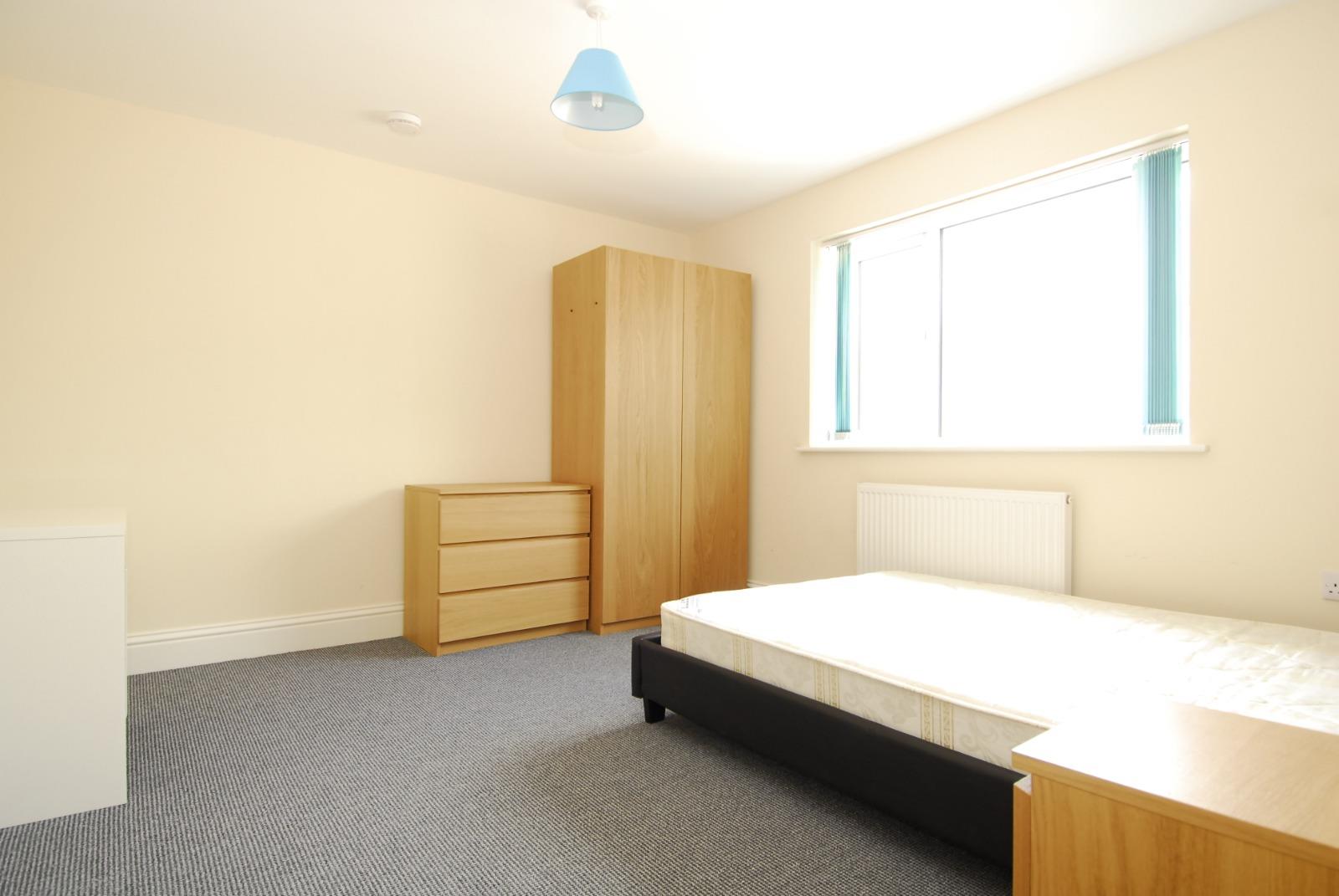 Room Quaker Lane in Plymouth