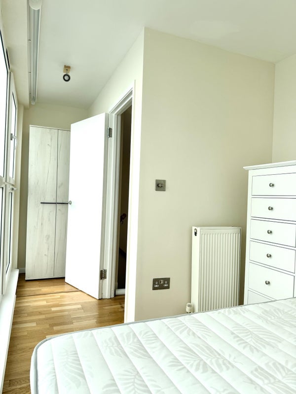 Room Prescott Place in Greater London