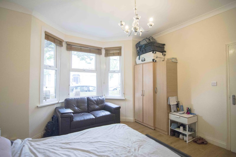 Room Tunis Road in Greater London