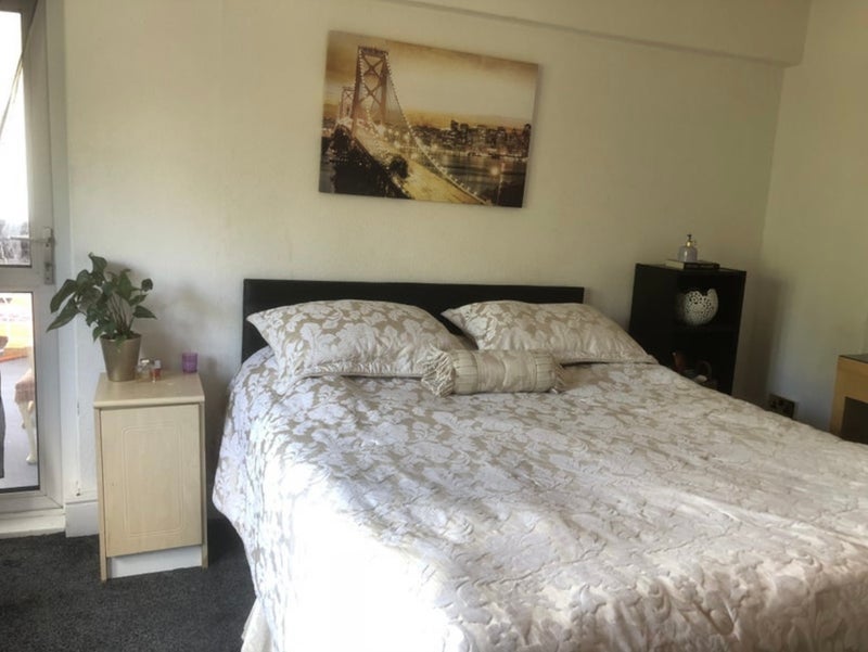 Room Water Lane in Greater London