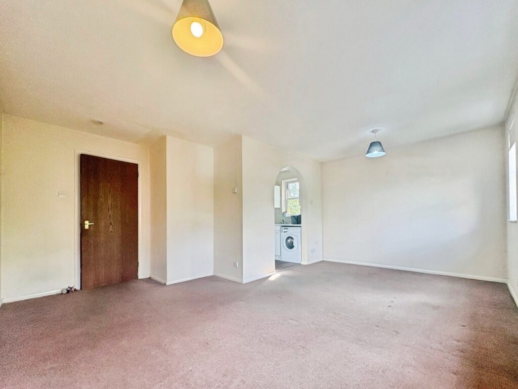 Flat Shelley Court in Surrey Heath