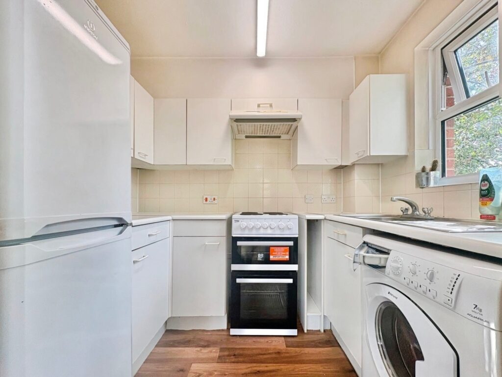 Flat Shelley Court in Surrey Heath