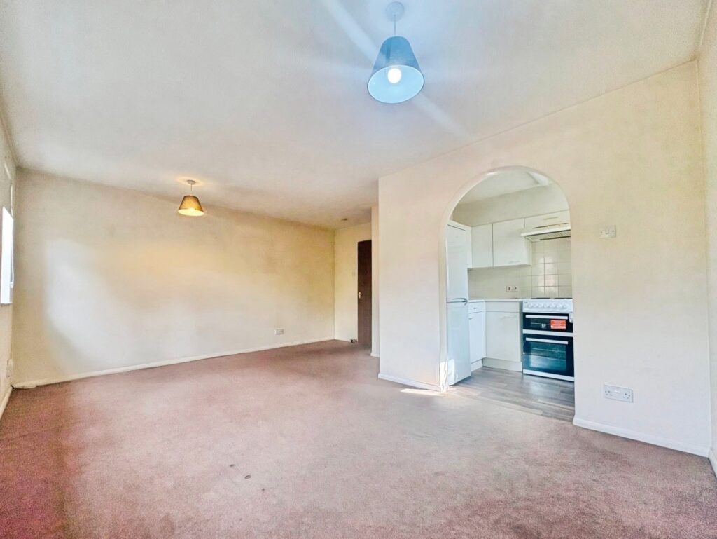 Flat Shelley Court in Surrey Heath