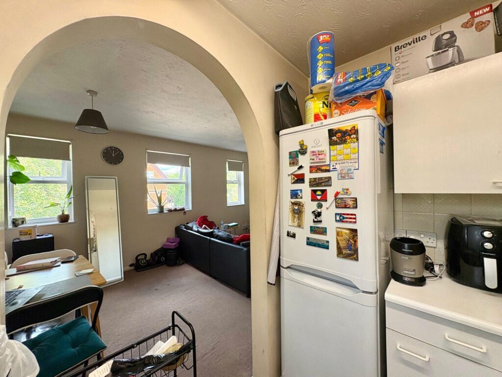 Flat Shelley Court in Surrey Heath