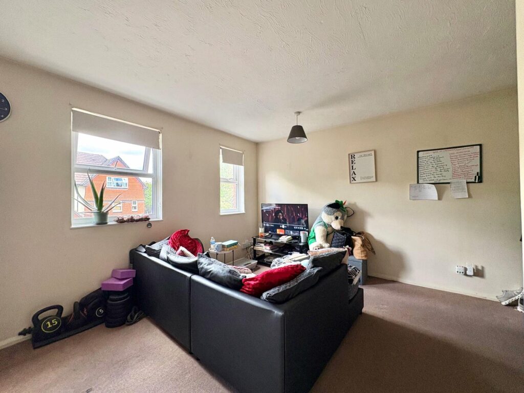 Flat Shelley Court in Surrey Heath
