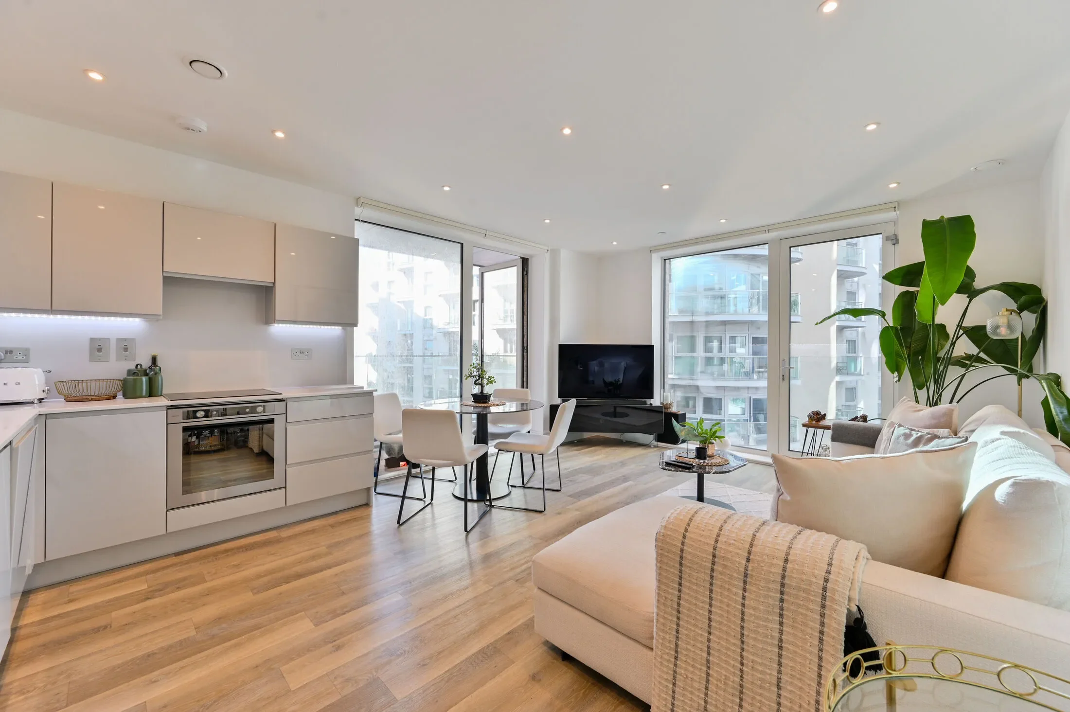 Flat Bridges Court in Greater London