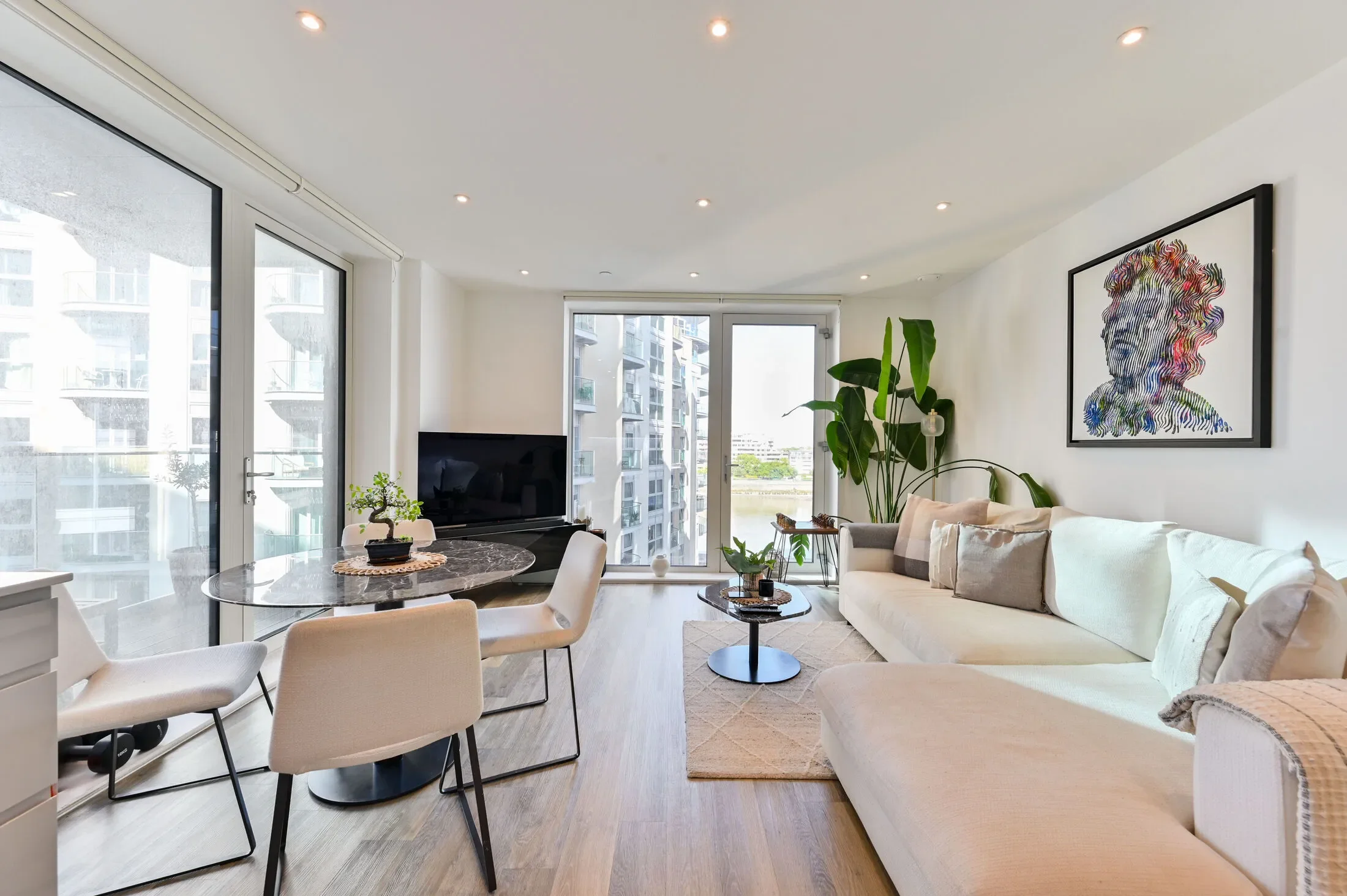 Flat Bridges Court in Greater London