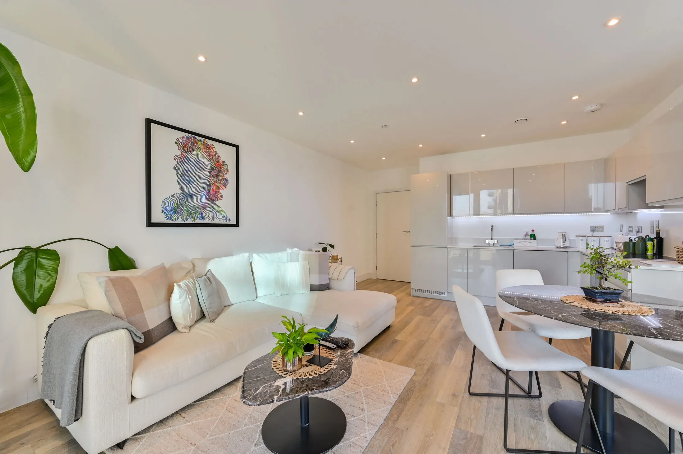 Flat Bridges Court in Greater London