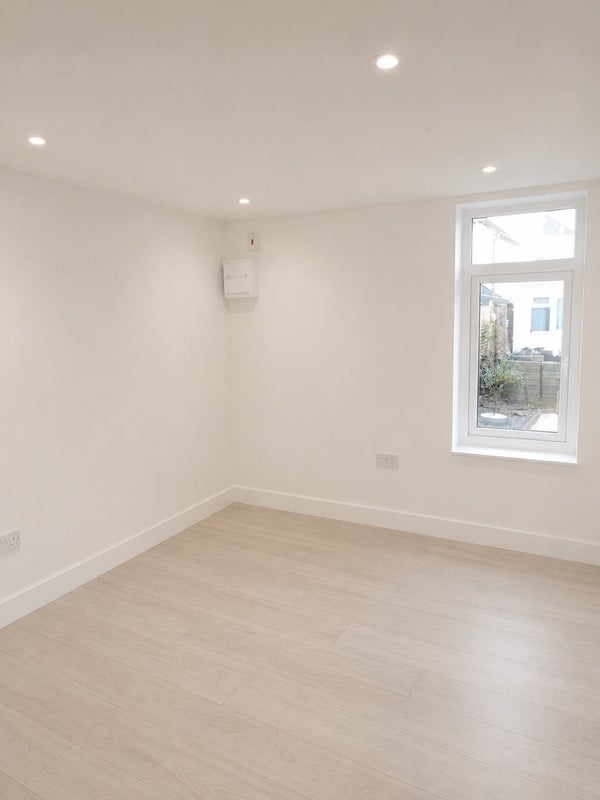 Flat Moreton Road in Epping Forest