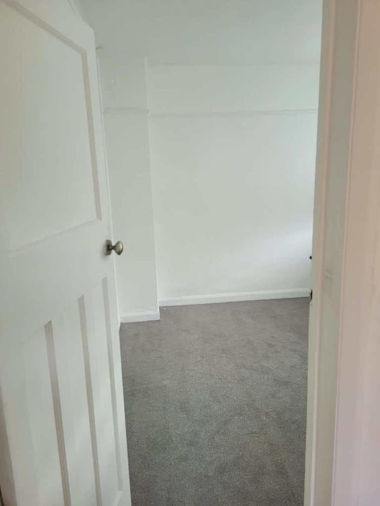 Flat Maylands Drive in Greater London