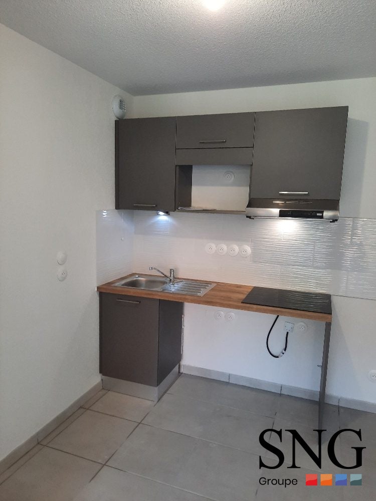 Appartement Avenue Monseigneur Robert Dalverny à Nîmes