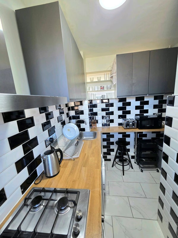 Flat Hanbury Street in Greater London