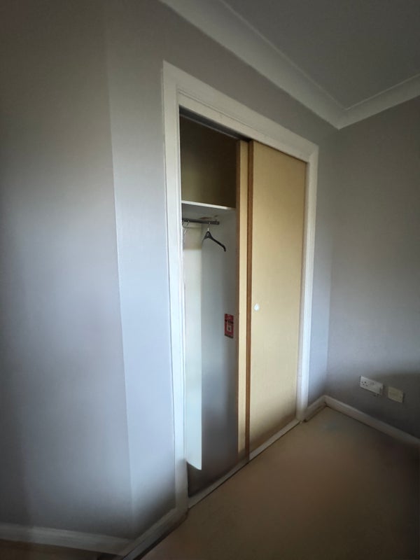 Room St Andrew's Drive in Glasgow