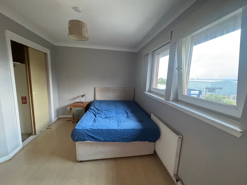 Room St Andrew's Drive in Glasgow