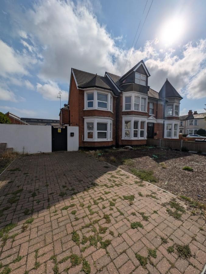 House Ellis Road in Clacton-on-Sea