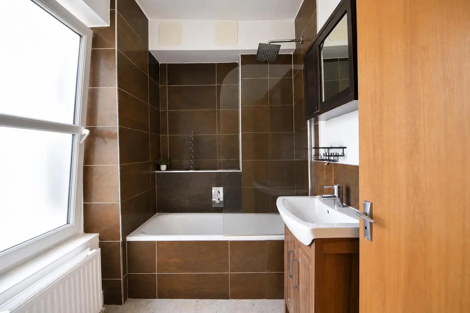 Flat First Avenue in Greater London